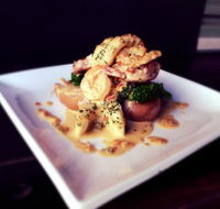 Spotted Dog Tavern - Sunshine Coast Guide