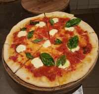 Flutterbucks Pizzeria - Sunshine Coast Guide