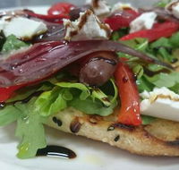 Mena Creek Hotel - Sunshine Coast Guide