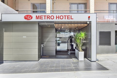 Metro Hotel Perth, South Perth - Sunshine Coast Guide 3