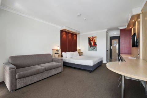 Metro Hotel Perth, South Perth - Sunshine Coast Guide 12