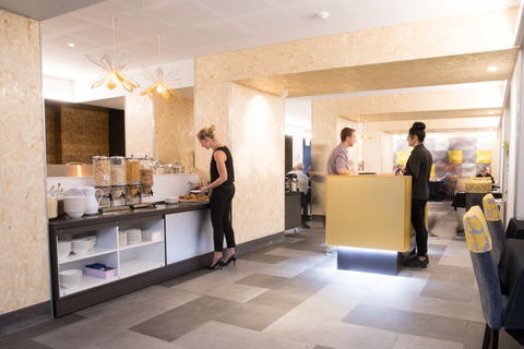 Metro Hotel Perth, South Perth - Sunshine Coast Guide 16