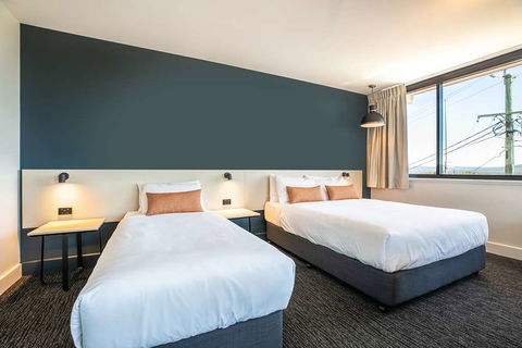 Chardons Corner Hotel - Sunshine Coast Guide 9