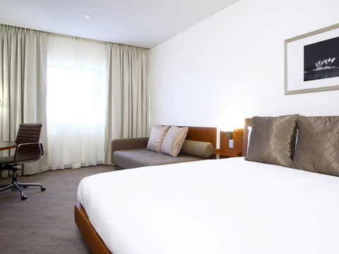Novotel Canberra - Sunshine Coast Guide 0
