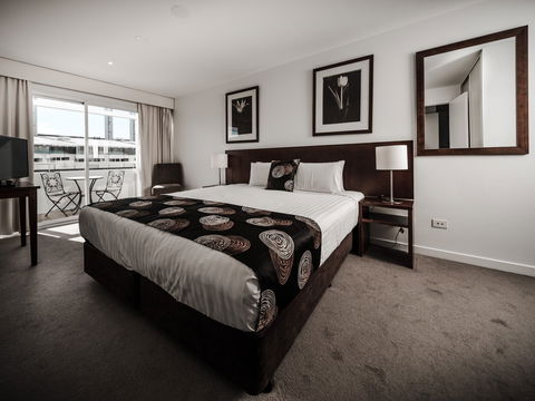Salamanca Suites - Sunshine Coast Guide 2