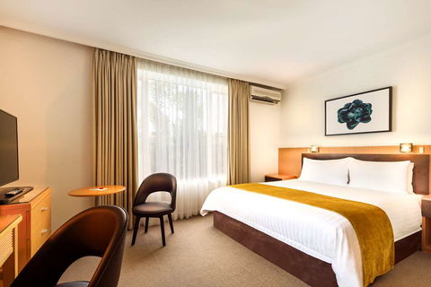 Best Western Plus Travel Inn Hotel - Sunshine Coast Guide 5