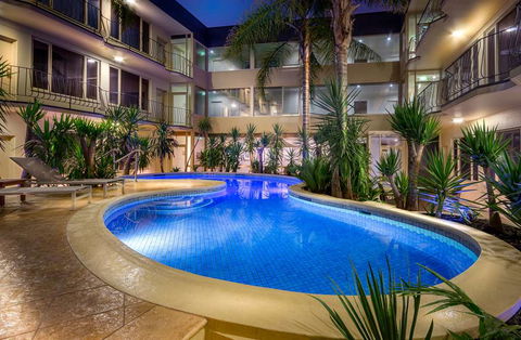 Best Western Plus Travel Inn Hotel - Sunshine Coast Guide 10