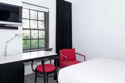 Peppers Gallery Hotel, Canberra - Sunshine Coast Guide 3
