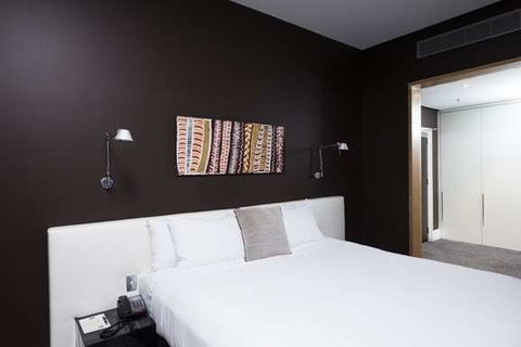 Peppers Gallery Hotel, Canberra - Sunshine Coast Guide 7