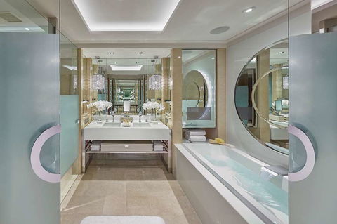 Crown Towers Melbourne - Sunshine Coast Guide 6