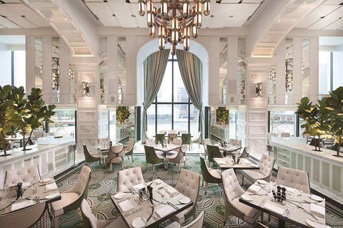 Crown Towers Melbourne - Sunshine Coast Guide 17