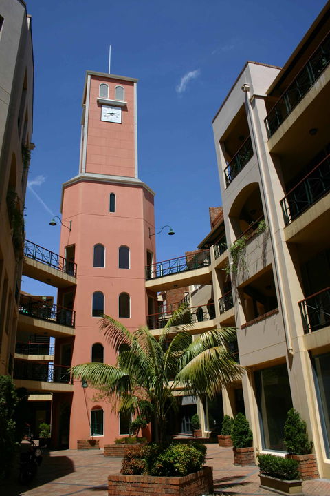 Carlton Clocktower on Lygon - Sunshine Coast Guide 0
