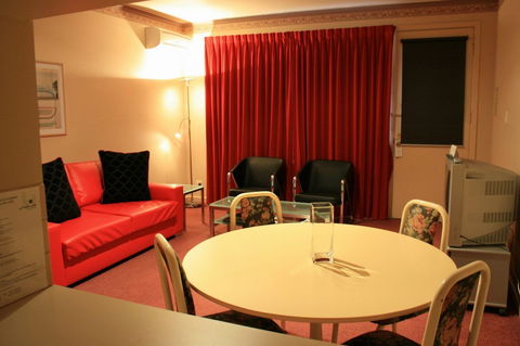 Carlton Clocktower on Lygon - Sunshine Coast Guide 1