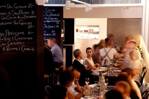 Adge Apartment Hotel - Sunshine Coast Guide 10