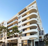 Meriton Suites Waterloo - Sunshine Coast Guide