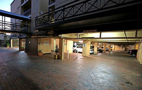 Aurora Alice Springs - Sunshine Coast Guide 1