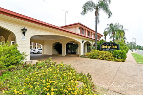 Narrandera Club Motor Inn - Sunshine Coast Guide 0
