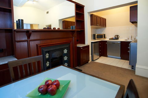Gordon House Apartments - Sunshine Coast Guide 2