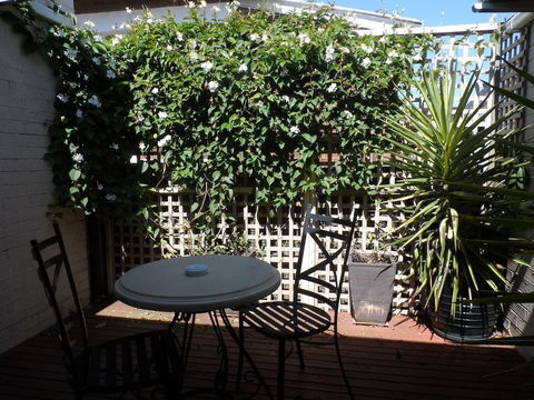 Admiralty Inn - Sunshine Coast Guide 1