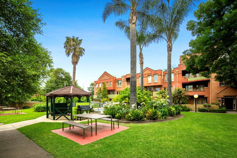 Comfort Apartments Royal Gardens - Sunshine Coast Guide 1