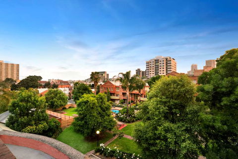 Comfort Apartments Royal Gardens - Sunshine Coast Guide 2