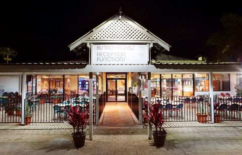 Mission Beach Resort - Sunshine Coast Guide 0