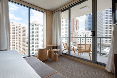 Zara Tower Serviced Apartments - Sunshine Coast Guide 1