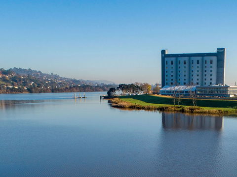 Peppers Silo Launceston - Sunshine Coast Guide 0