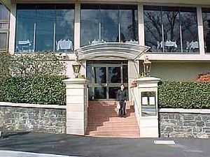 Commodore Regent Motor Inn - Sunshine Coast Guide 0