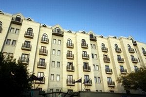 Frome Apartments - Sunshine Coast Guide 0