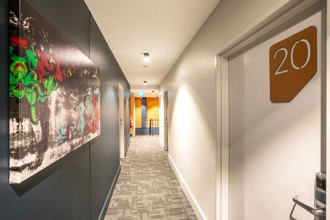 Chardons Corner Hotel - Sunshine Coast Guide 0