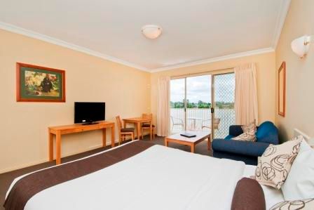 Nagambie Waterfront Motel - Sunshine Coast Guide 1