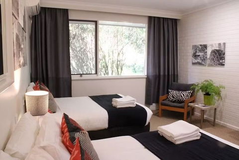 Prom Country Lodge - Sunshine Coast Guide 1