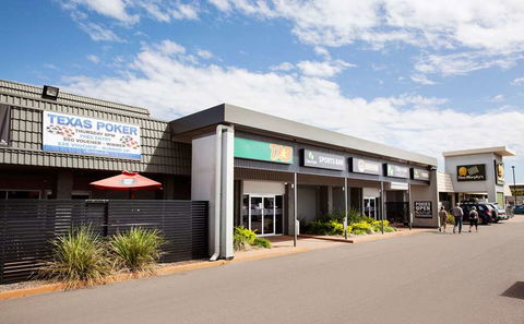 Dalrymple Motel - Sunshine Coast Guide 1