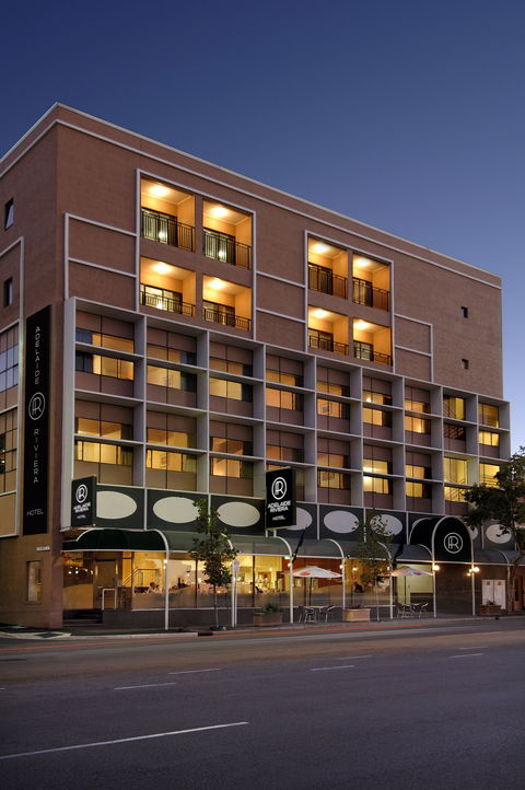 Adelaide Riviera Hotel - Sunshine Coast Guide 0