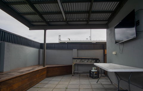 Acacia Motor Inn - Sunshine Coast Guide 1