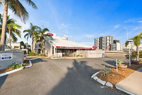 Rockhampton Riverside Central Hotel - Sunshine Coast Guide 0