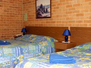 White Lanterns Motel - Sunshine Coast Guide 1