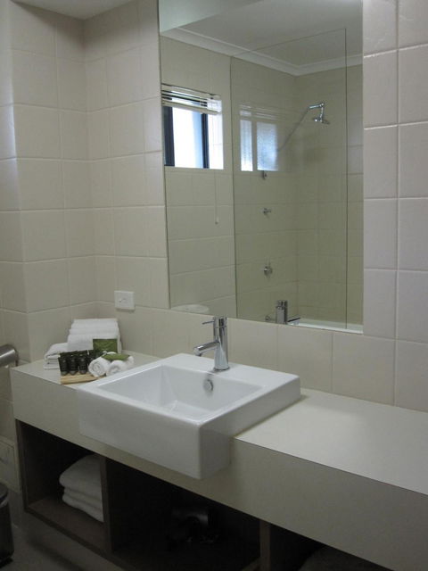 Margarets in Town Apartments - Sunshine Coast Guide 6