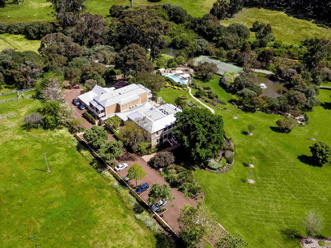 Grand Mercure Basildene Manor - Sunshine Coast Guide 1