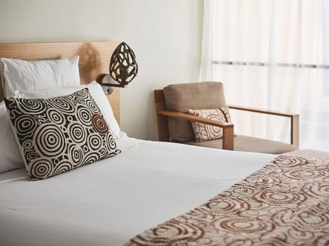 Sails In The Desert Hotel - Sunshine Coast Guide 5