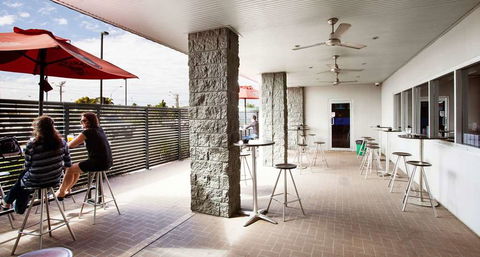 Dalrymple Motel - Sunshine Coast Guide 11
