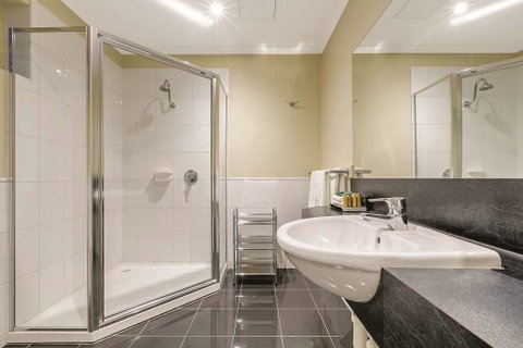 Lake Inn Ballarat - Sunshine Coast Guide 3