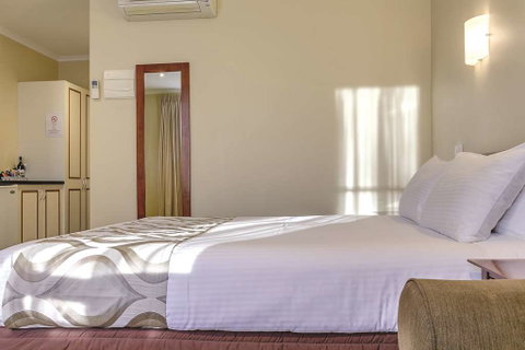 Lake Inn Ballarat - Sunshine Coast Guide 5
