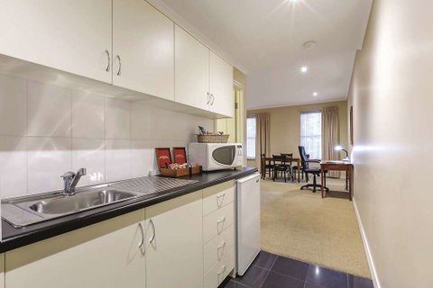 Lake Inn Ballarat - Sunshine Coast Guide 7