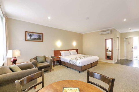 Lake Inn Ballarat - Sunshine Coast Guide 14