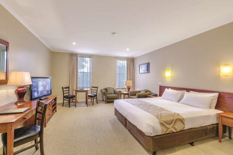 Lake Inn Ballarat - Sunshine Coast Guide 17