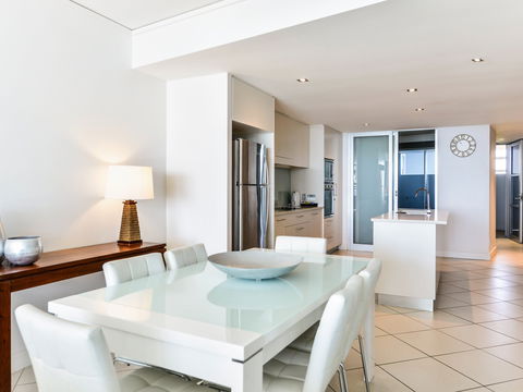 Grand Mercure Apartments Bargara - Sunshine Coast Guide 3