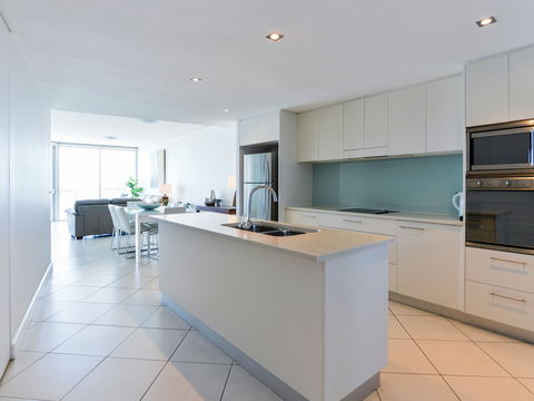 Grand Mercure Apartments Bargara - Sunshine Coast Guide 4