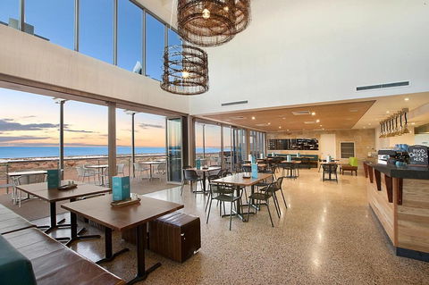 Onslow Beach Resort - Sunshine Coast Guide 16